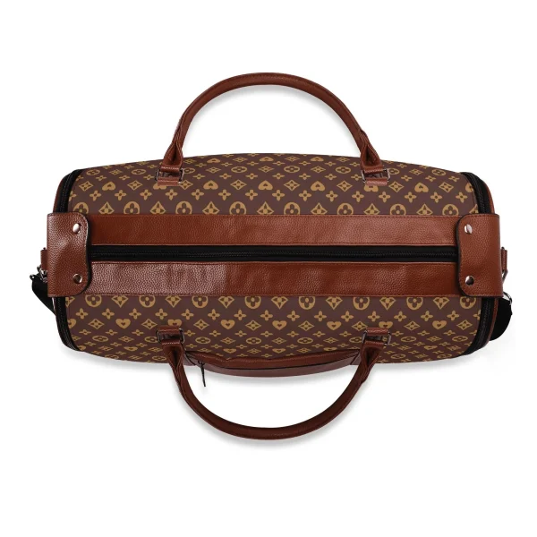 Bolso de viaje plegable en piel PU con estampado floral en marrón y dorado, mostrando compartimentos internos y cremalleras metálicas.