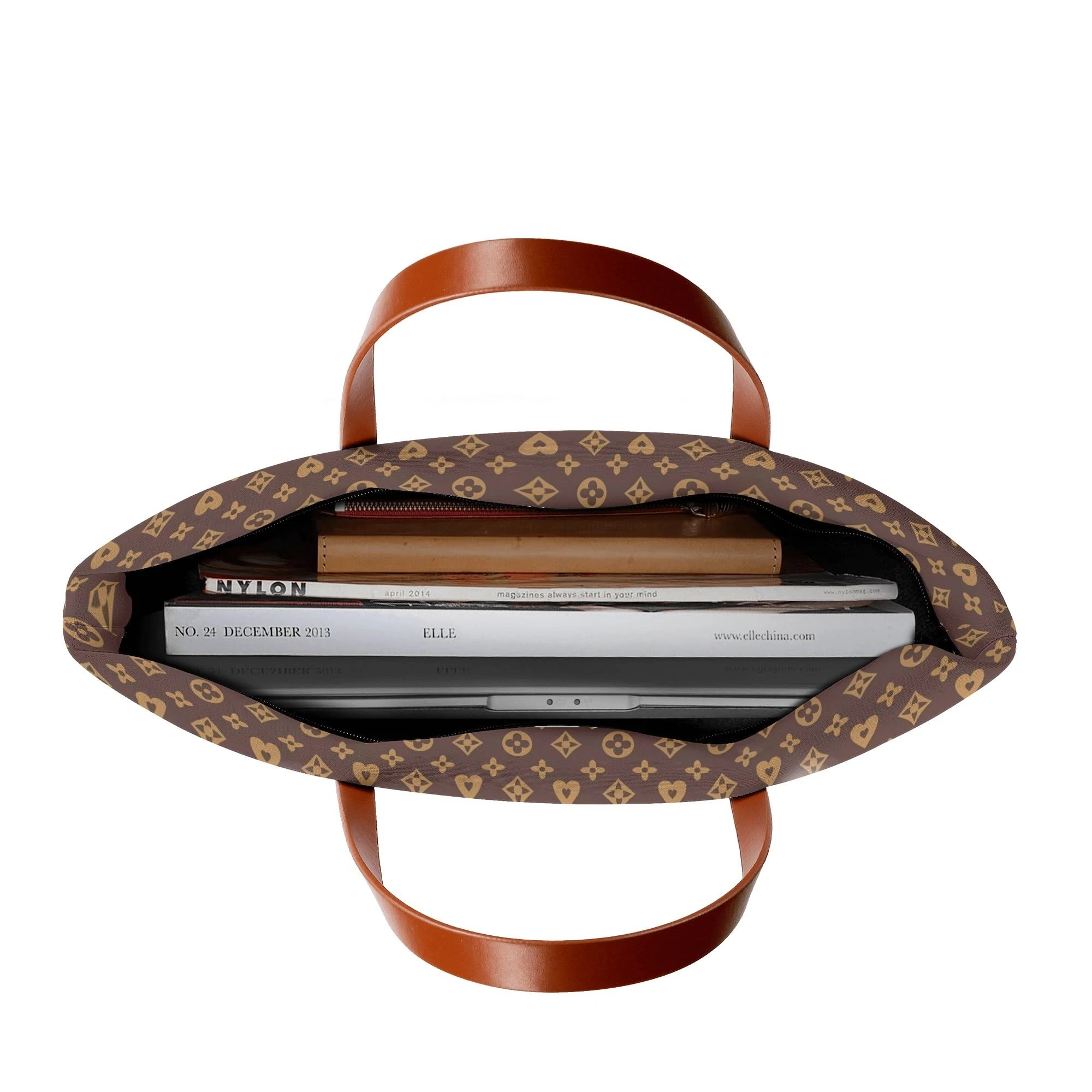 Bolso tote con estampado floral marrón y dorado, mostrando compartimento principal con cremallera y asas de piel PU.