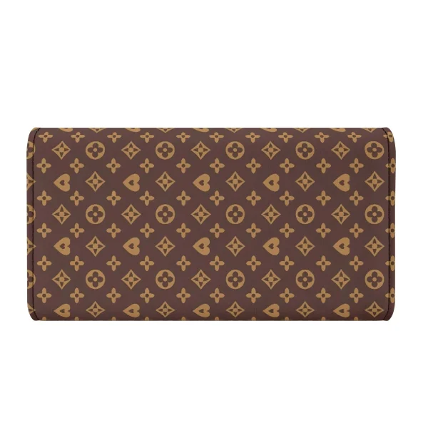 Cartera Monograma Premium combinada con un outfit sofisticado.