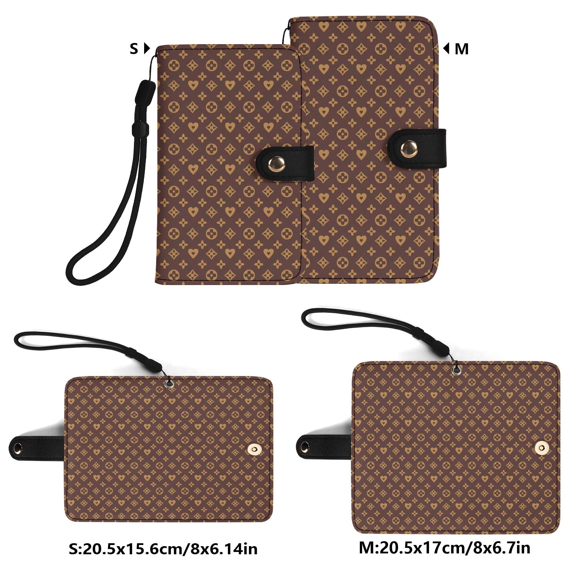 Funda Flip Marrón Premium en piel sintética con diseño en tonos marrón oscuro y dorado.