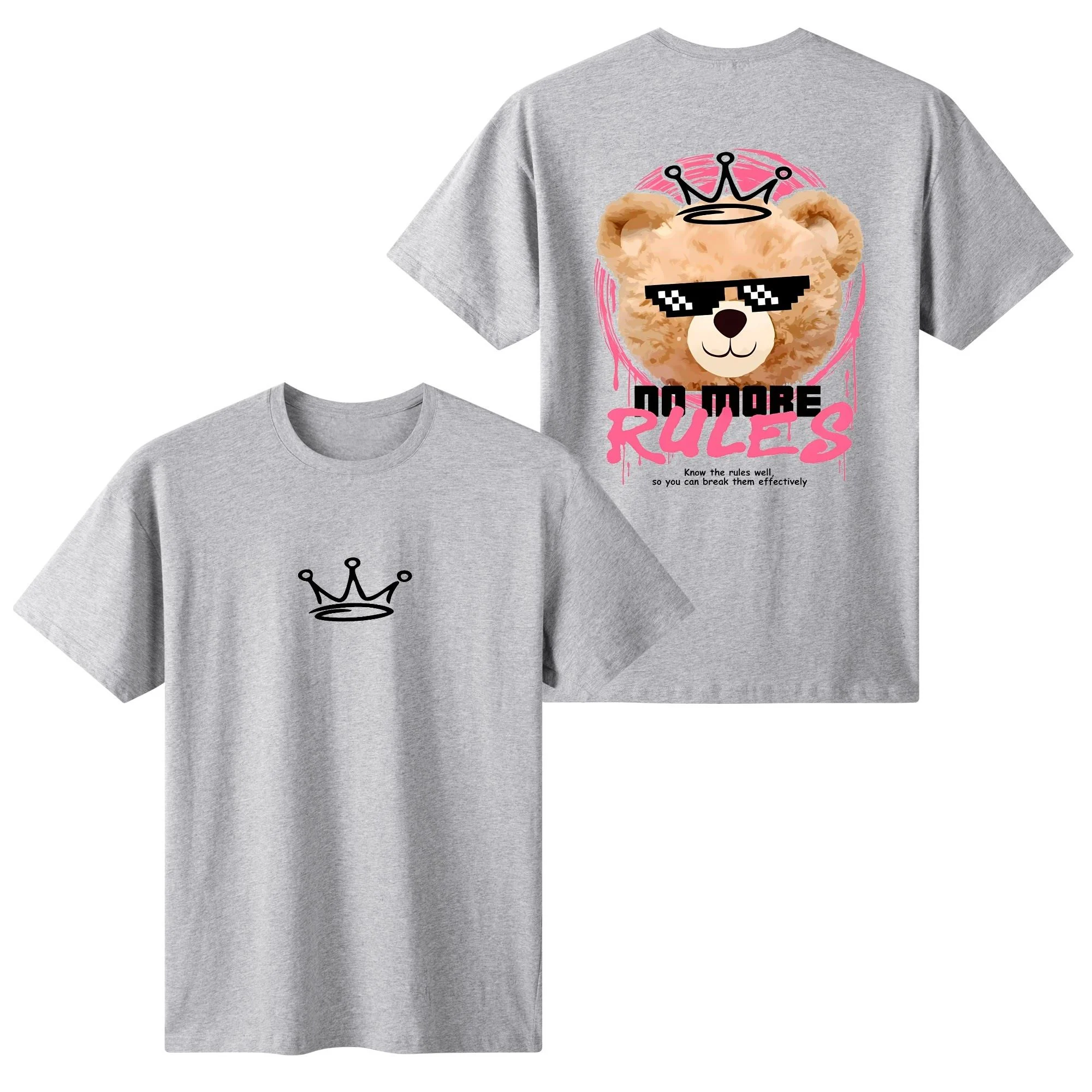 Frente de la camiseta blanca con corona dorada en marco rosa y detalles de pinceladas.