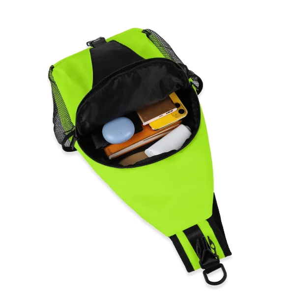 Imagen de la Mochila Neón Activa, una bandolera de diseño urbano en vibrante color verde neón, con bolsillos laterales de malla, compartimento frontal con cremallera y correa ajustable para un ajuste ergonómico y cómodo.