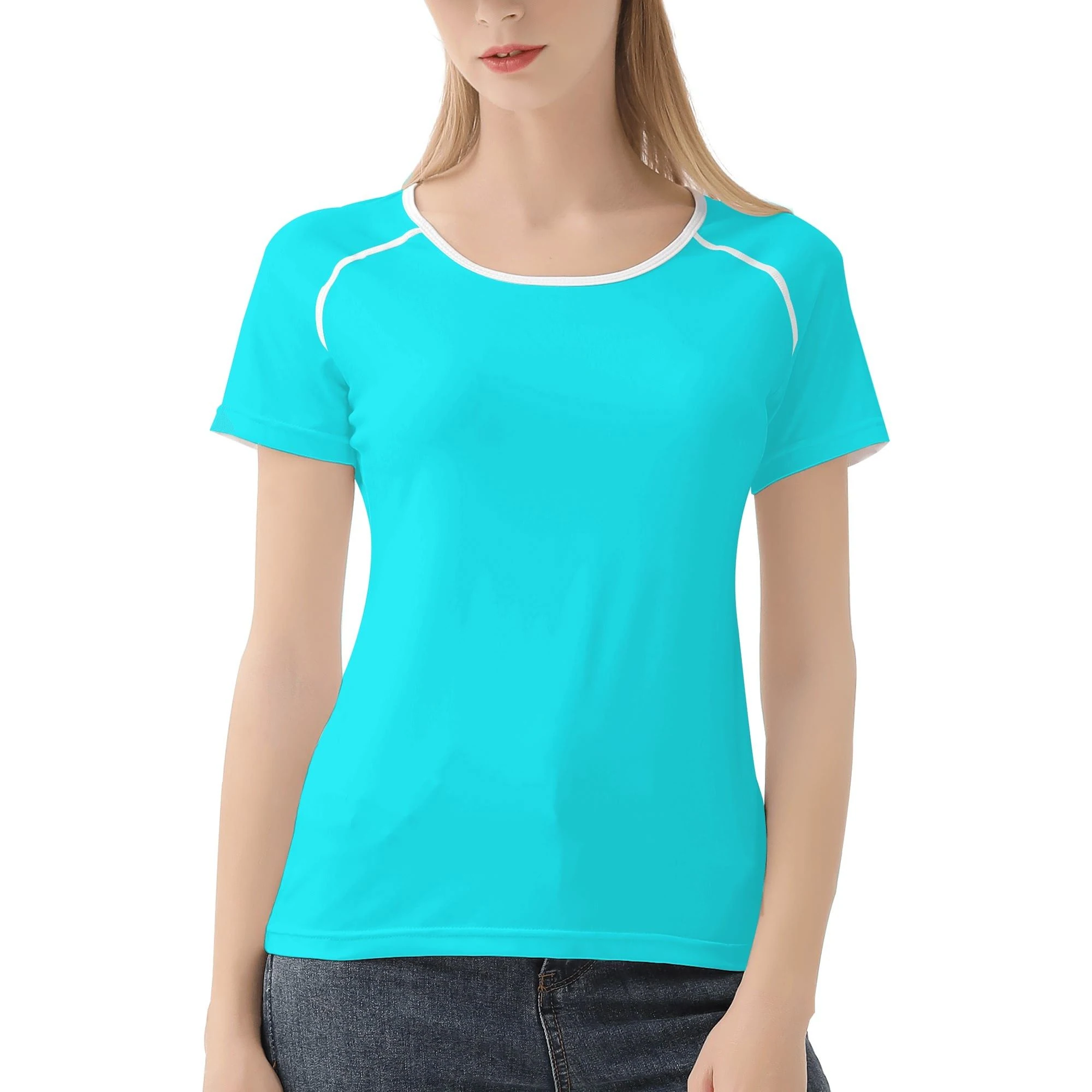 Camiseta de mujer con estampado integral en azul turquesa brillante, diseño moderno y ajuste elástico para mayor comodidad.