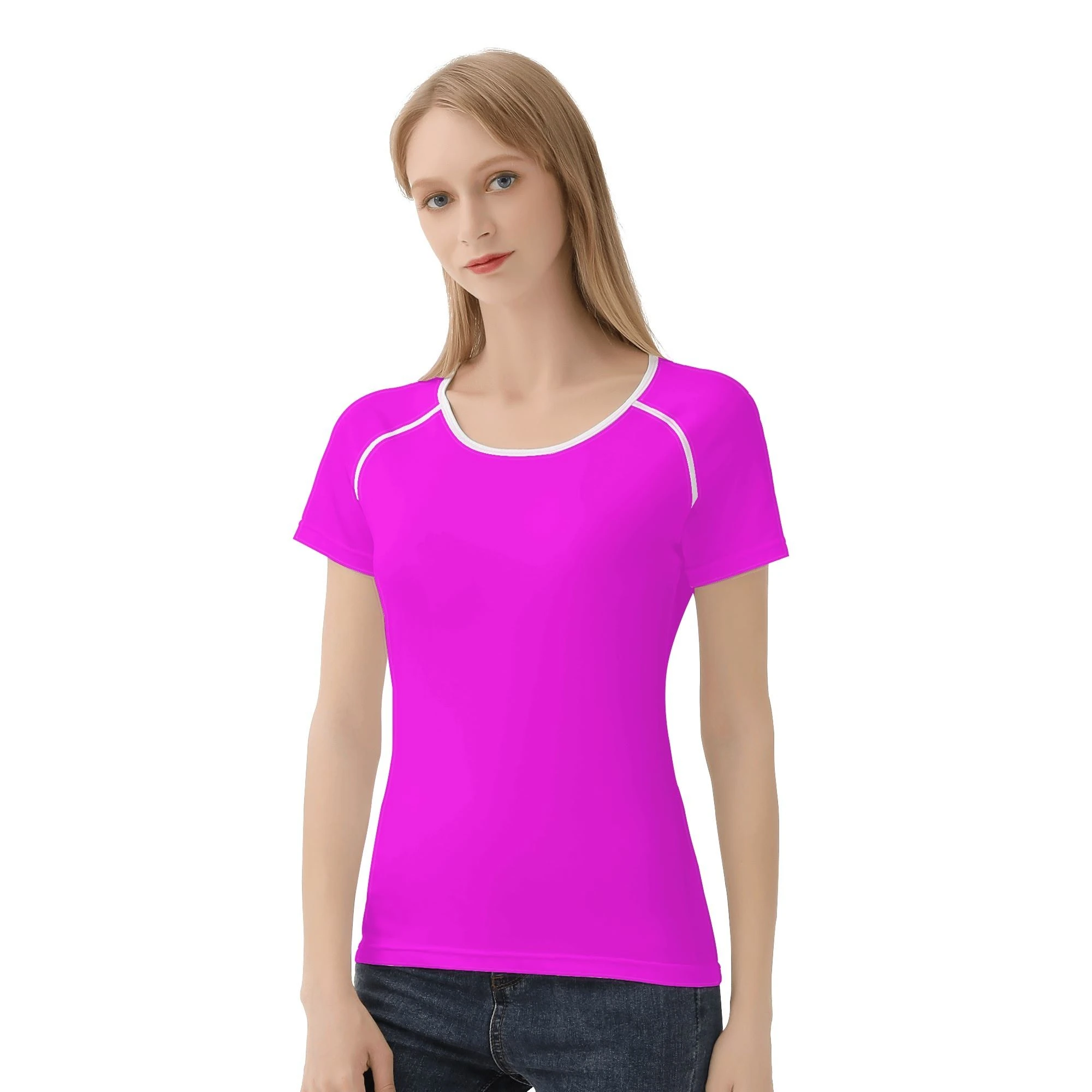 Camiseta Fucsia Sporty con estampado integral en color magenta brillante, confeccionada en poliéster y elastano, con ajuste flexible y cómodo.