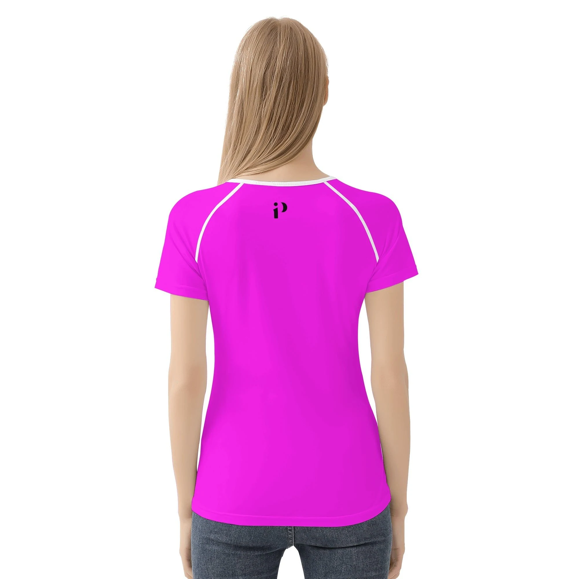 Camiseta Fucsia Sporty con estampado integral en color magenta brillante, confeccionada en poliéster y elastano, con ajuste flexible y cómodo.