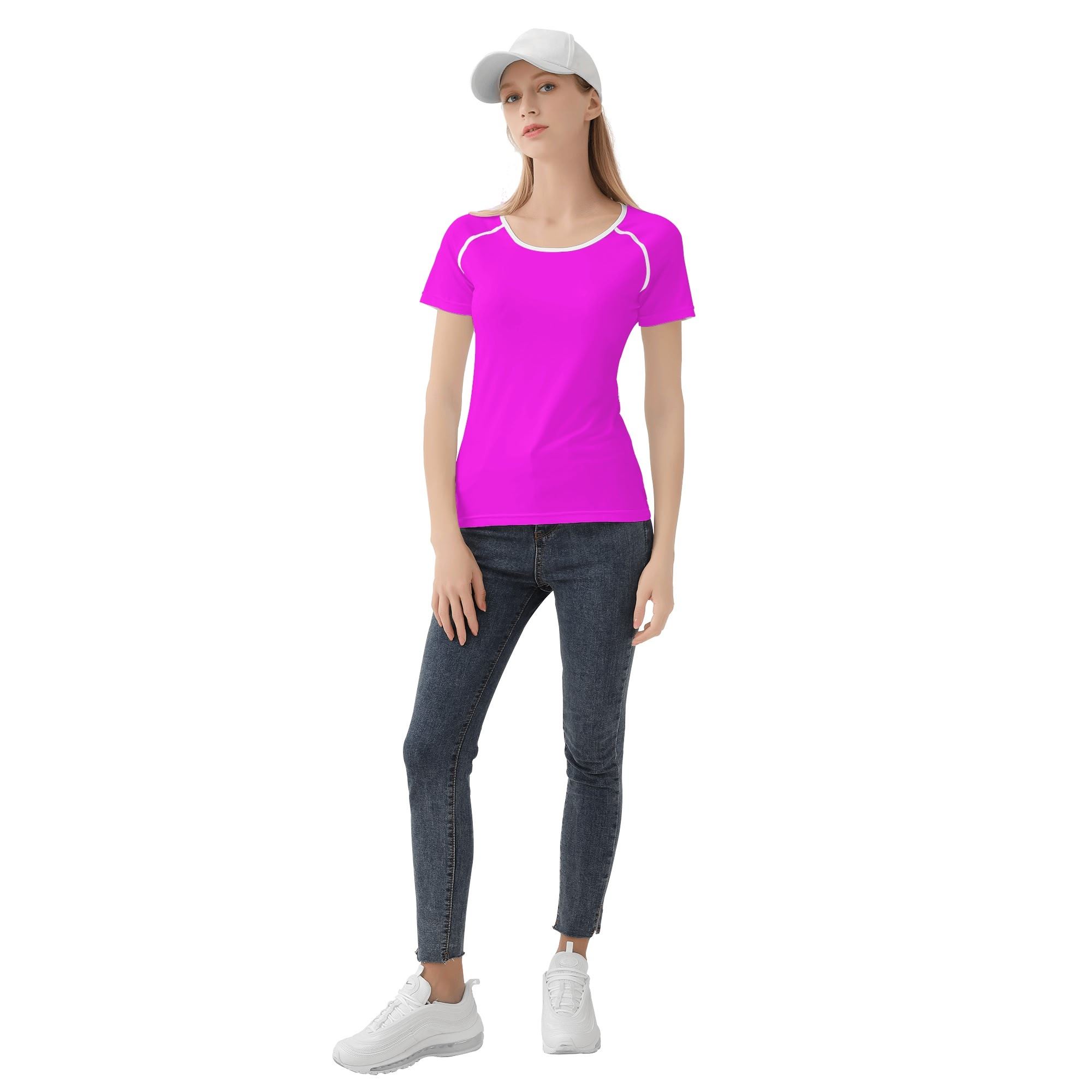 Camiseta Fucsia Sporty con estampado integral en color magenta brillante, confeccionada en poliéster y elastano, con ajuste flexible y cómodo.