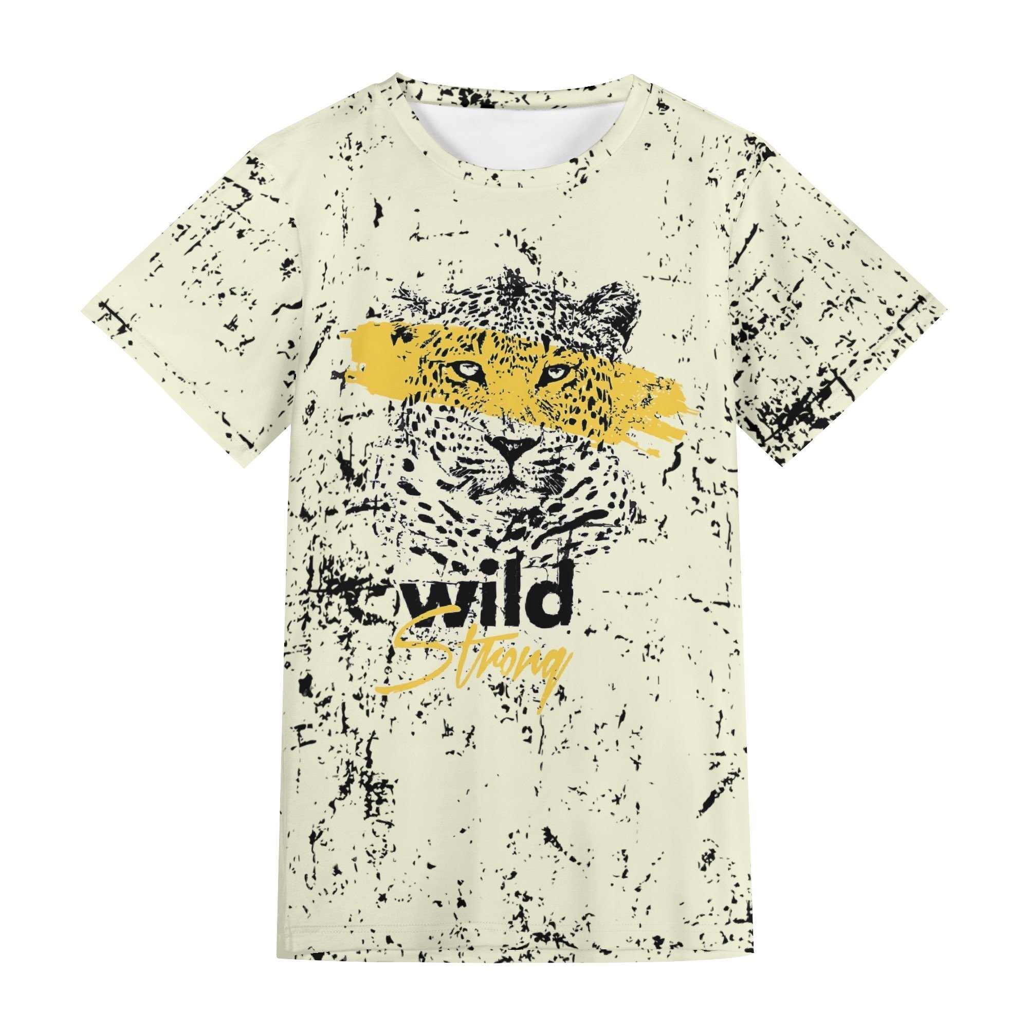 Imagen de la camiseta Wild Strong Tee con estampado integral de leopardo en marfil apagado y negro, con detalles vibrantes en amarillo en los ojos y la frente. Diseño urbano y audaz sobre fondo desgastado.