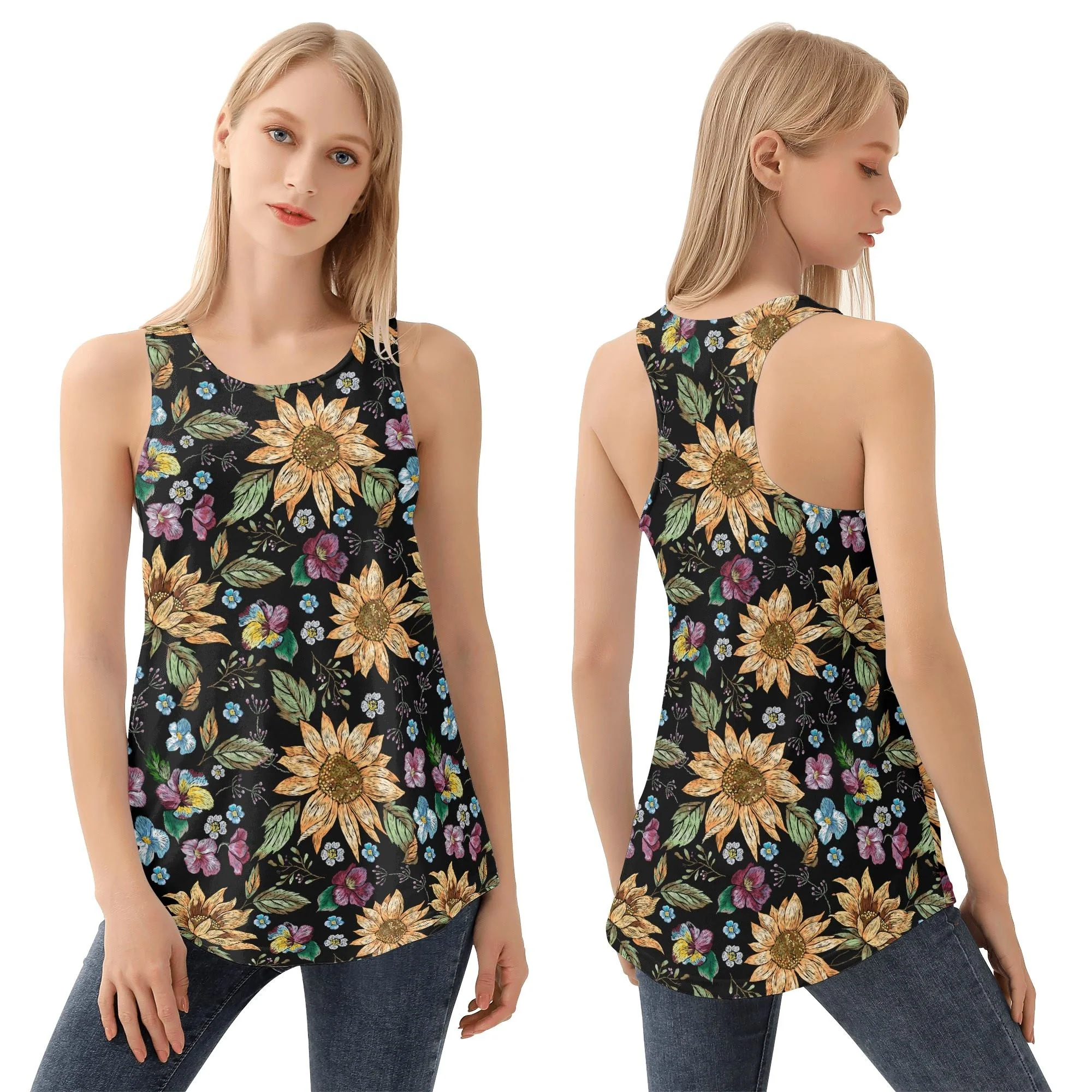 Modelo usando la Camiseta Tirantes FreshFit, mostrando su ajuste holgado y cómodo.