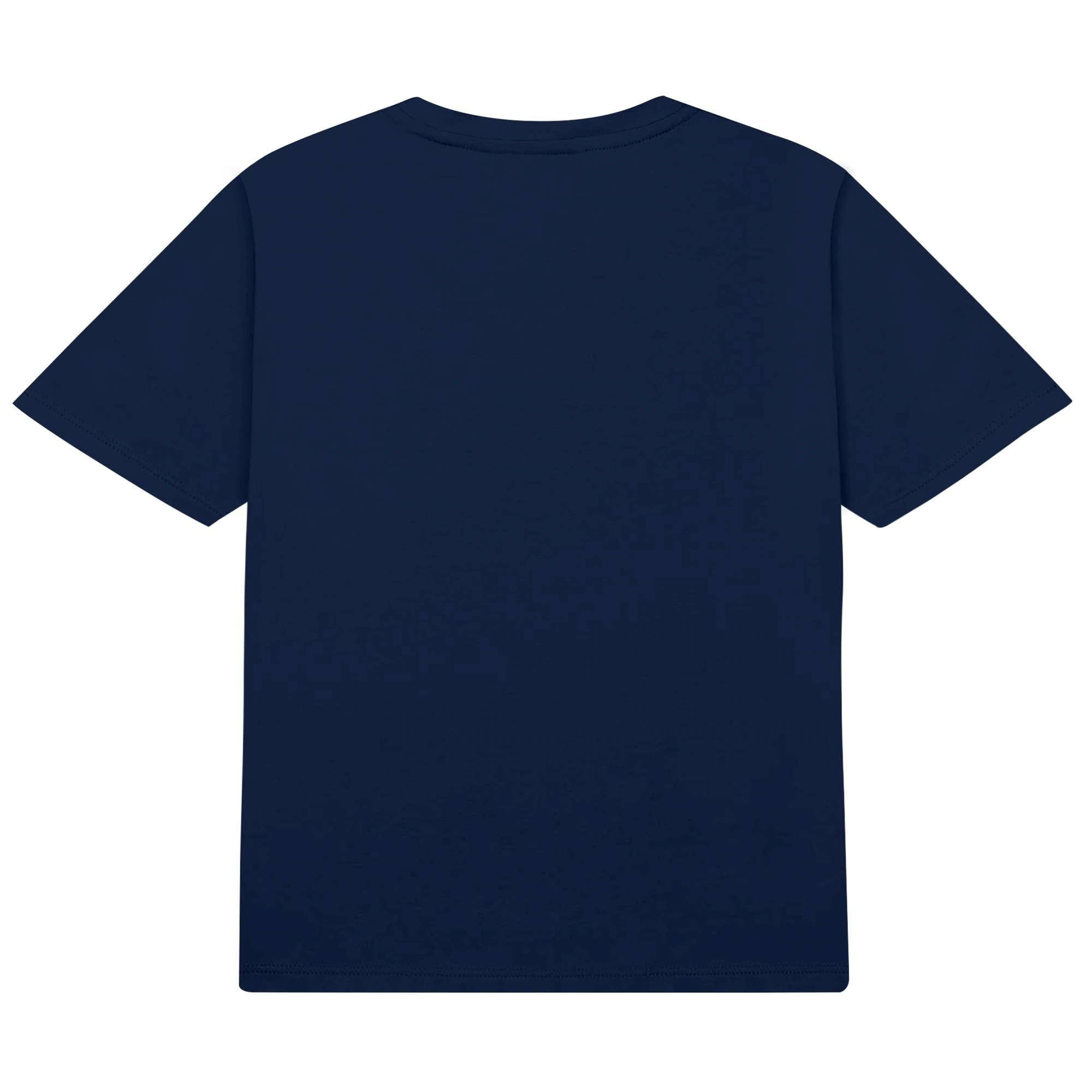 Camiseta infantil color rosa con estampado de oso aventurero en chaqueta, mochila y zapatillas. Diseño moderno para niños.