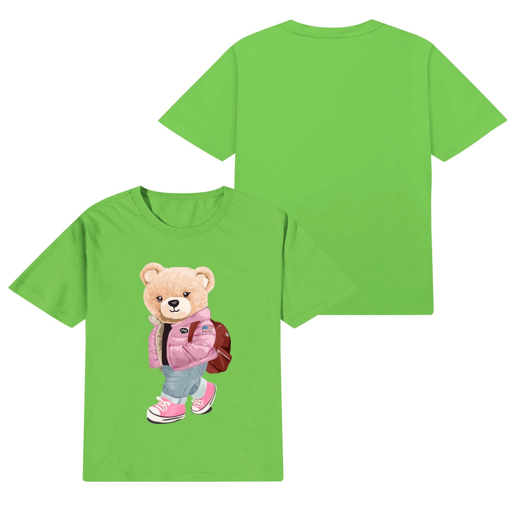 Camiseta infantil color rosa con estampado de oso aventurero en chaqueta, mochila y zapatillas. Diseño moderno para niños.