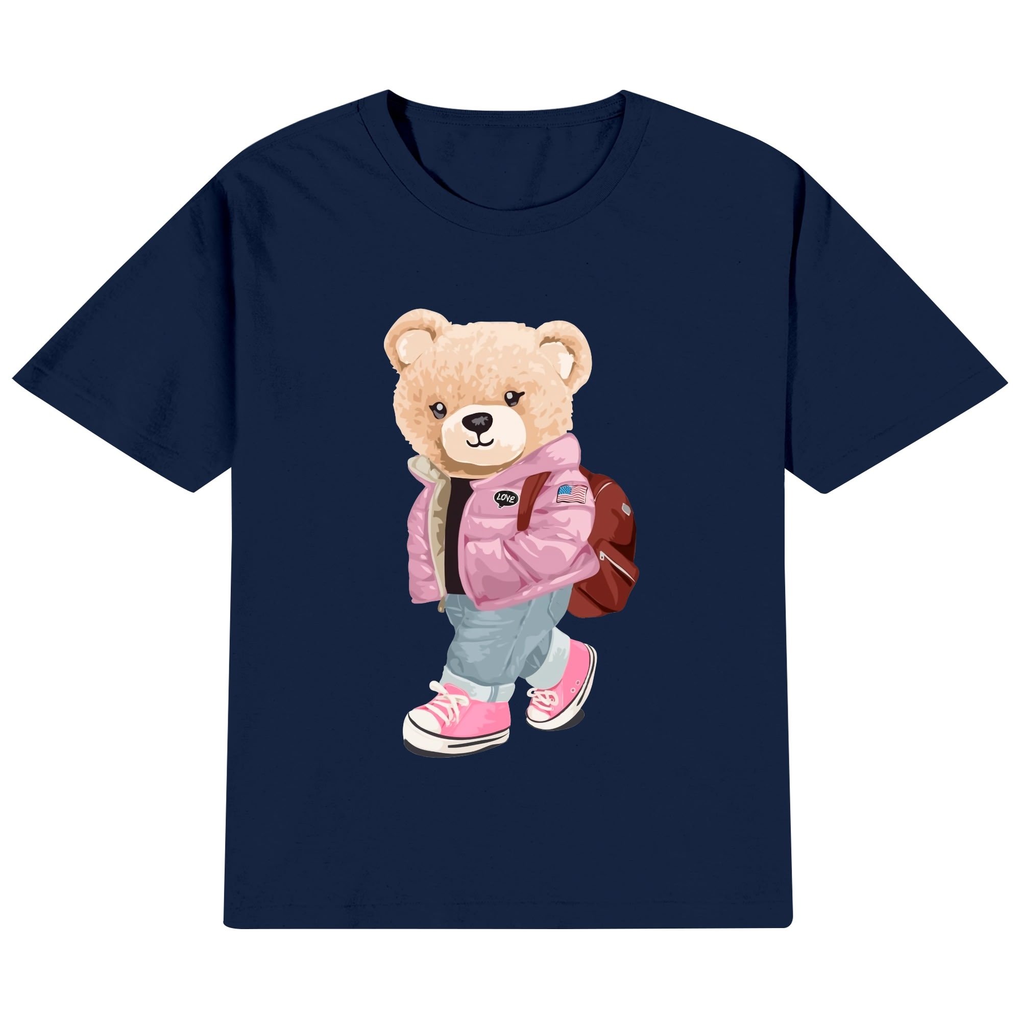 Camiseta infantil color rosa con estampado de oso aventurero en chaqueta, mochila y zapatillas. Diseño moderno para niños.