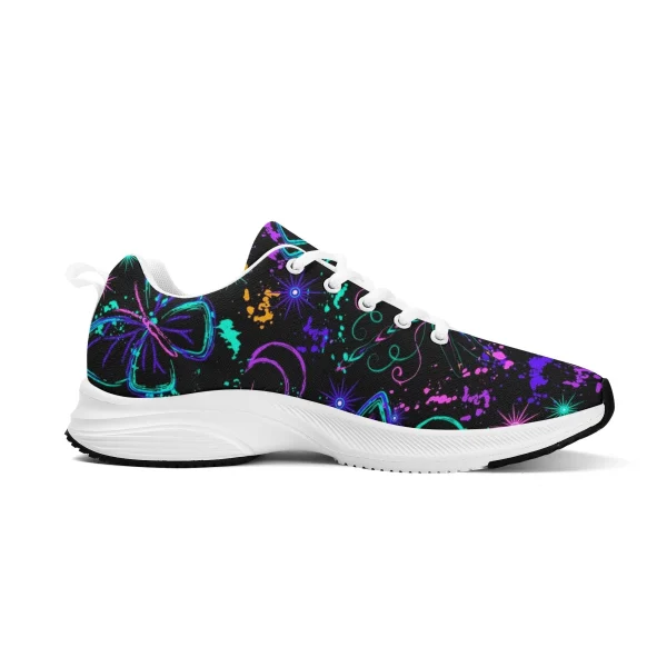 Zapatillas negras y blancas para running con estampado de mariposas y libélulas neón en azul, morado y verde, lunas crecientes y suela EVA antideslizante.