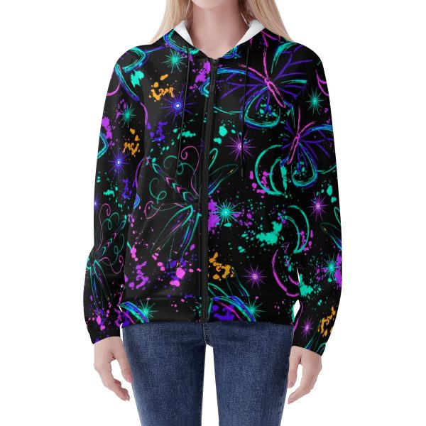 Sudadera negra con capucha para mujer, estampado all-over de mariposas y libélulas neón, lunas crecientes y salpicaduras cósmicas.