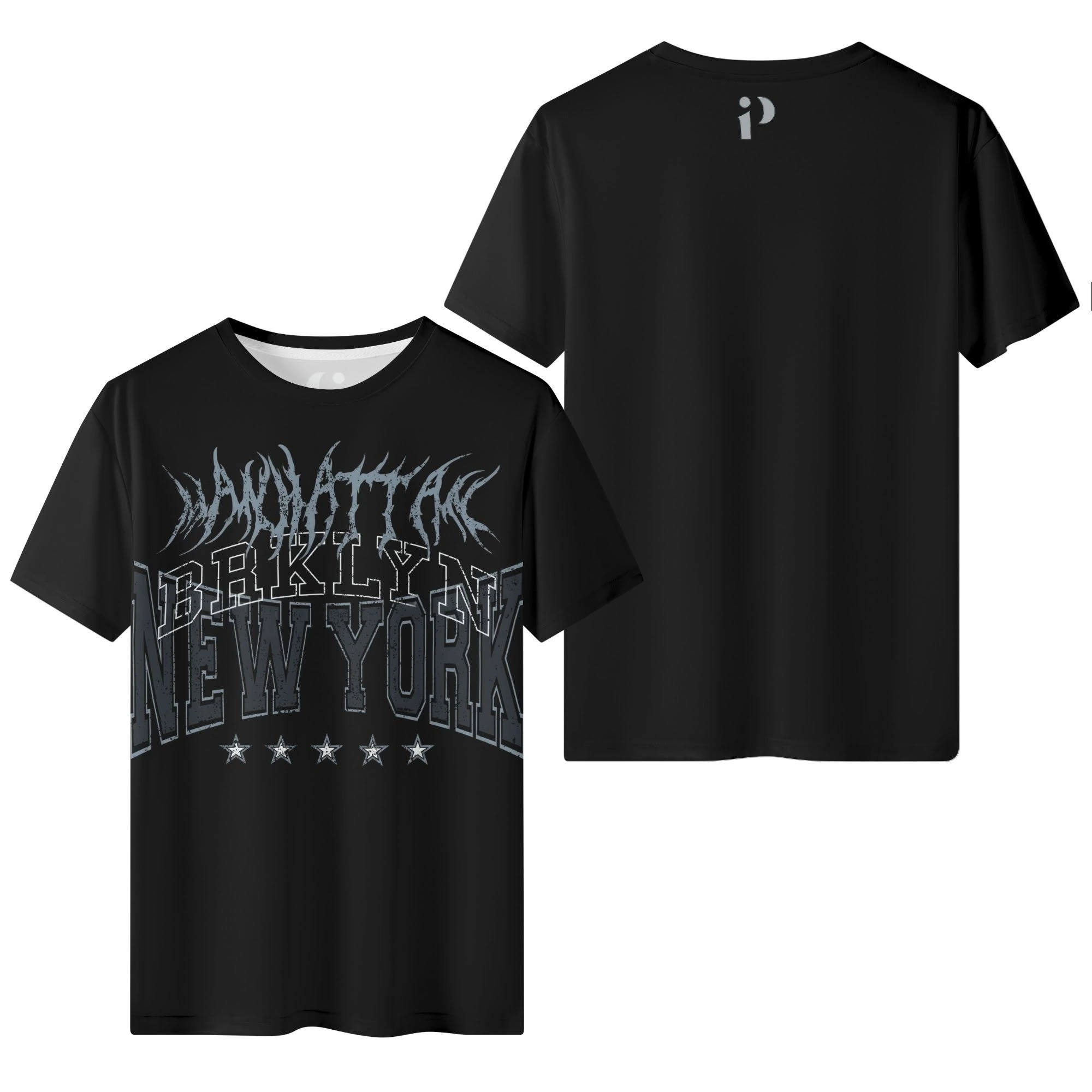 Camiseta para hombre con diseño gráfico urbano "Manhattan Brooklyn New York" sobre fondo negro, corte clásico. Parte trasera de la camiseta con continuación del diseño all-over (si aplica).