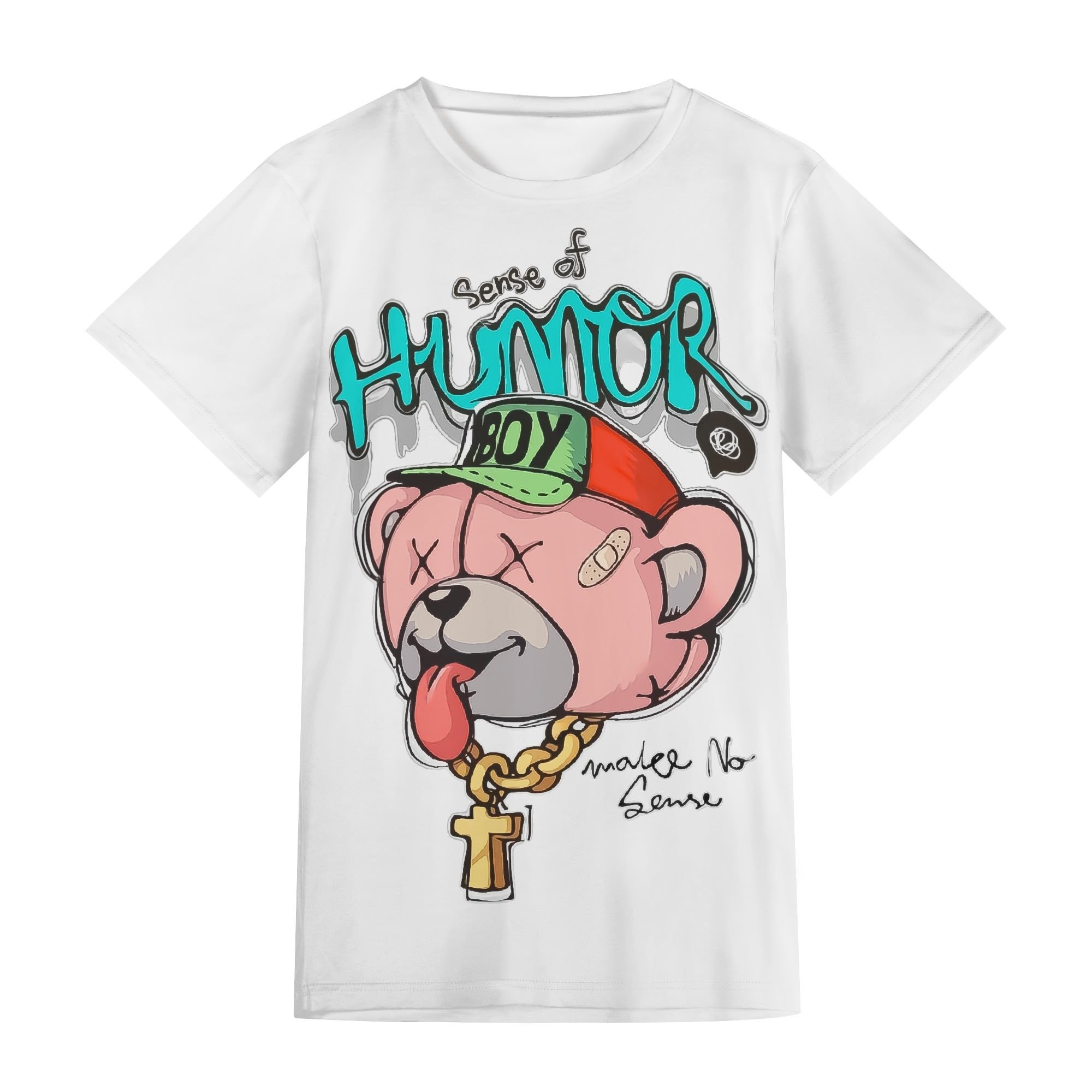 Camiseta unisex blanca con diseño full print de oso “Sense of Humor Boy” en colores vivos.