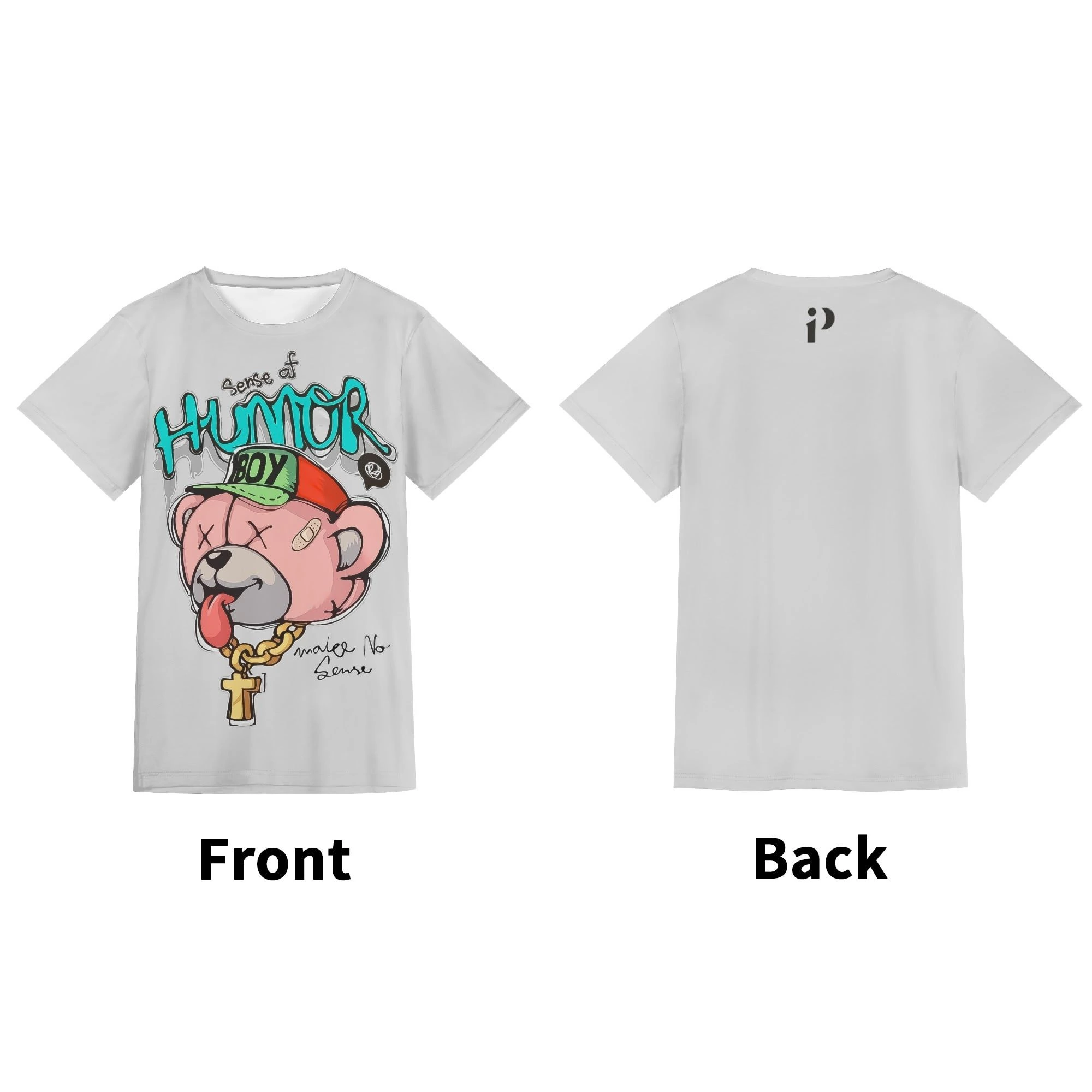 Camiseta unisex gris claro con diseño rebelde de oso “Sense of Humor Boy” en impresión all-over. Camiseta gris claro unisex con fondo limpio y discreto logo en la espalda.
