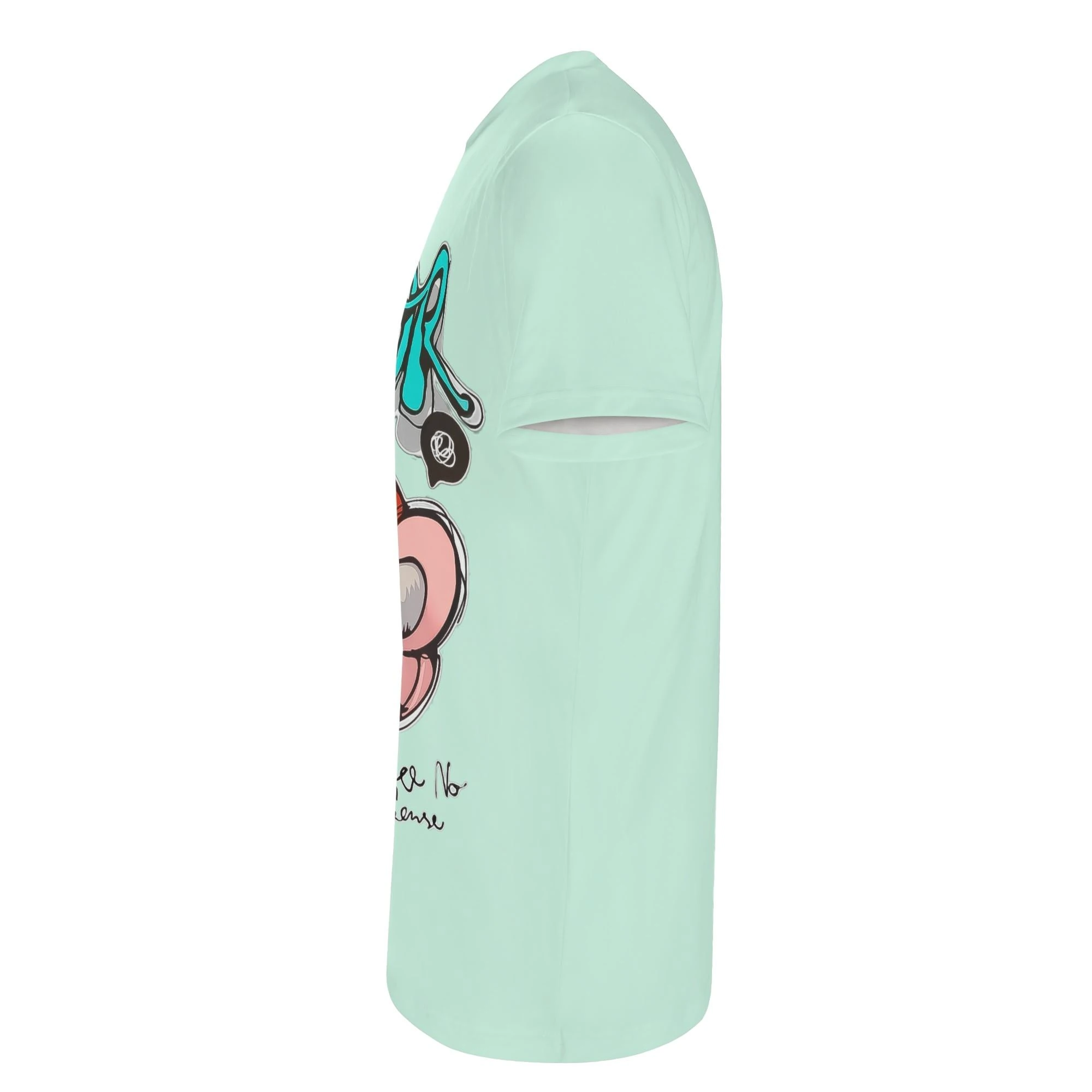 Camiseta unisex verde menta con diseño de oso "Sense of Humor Boy" en estampado all-over.