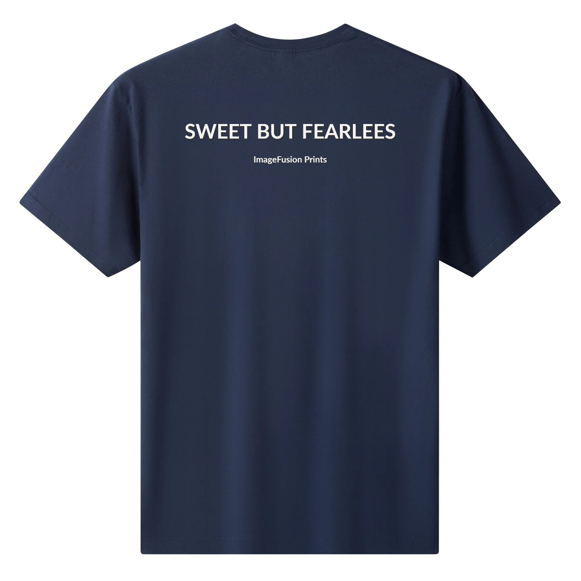Camiseta mujer con diseño alternativo “Sweet But Fearless” frontal y trasero