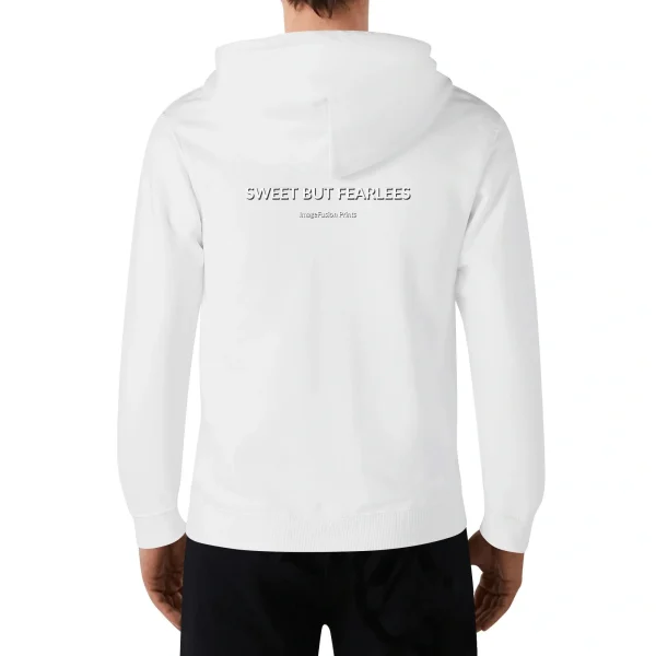 Hoodie unisex negra con ilustración punk de chica tomando café y mensaje trasero SWEET BUT FEARLESS en blanco