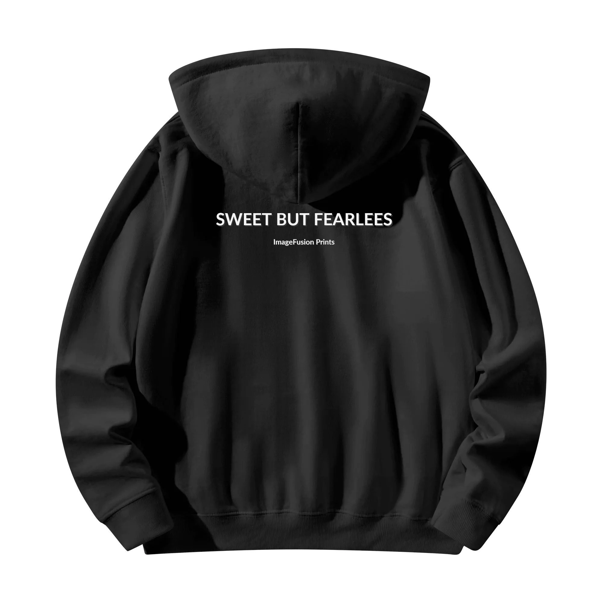 Hoodie unisex negra con ilustración punk de chica tomando café y mensaje trasero SWEET BUT FEARLESS en blanco