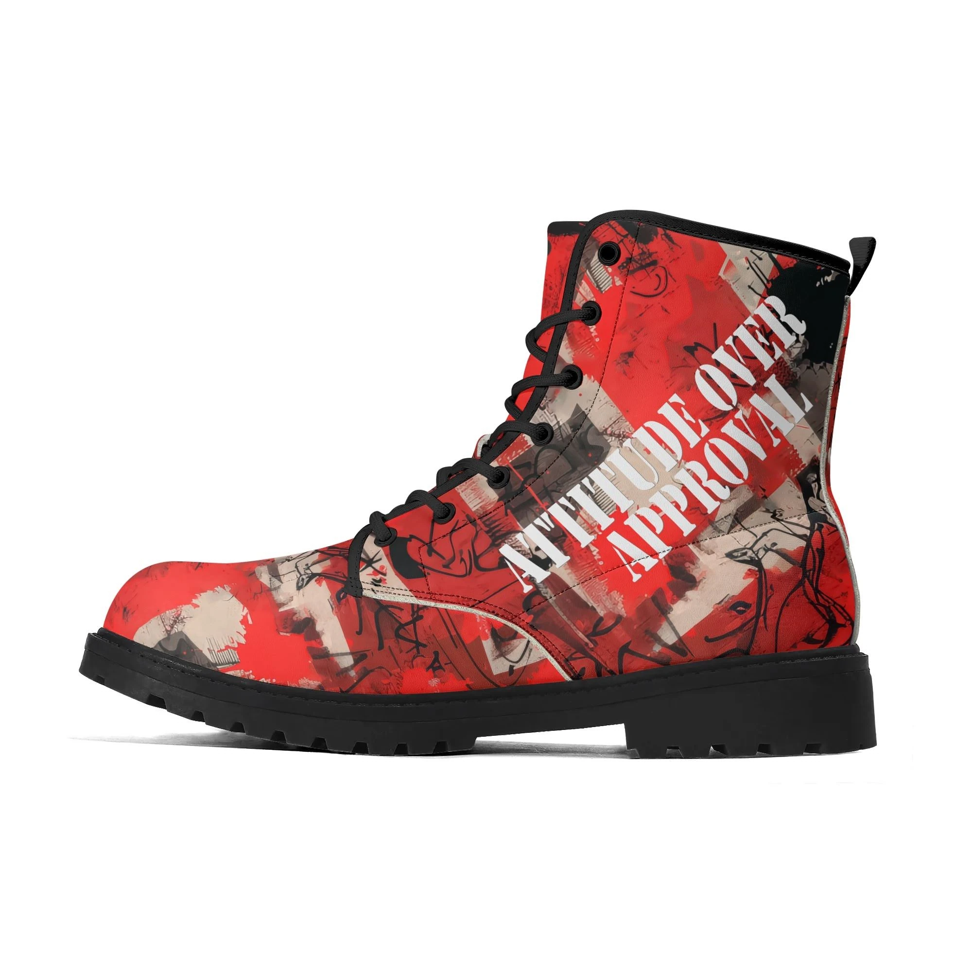 Botas negras de mujer con mensaje “Attitude Over Approval” y diseño gráfico alternativo