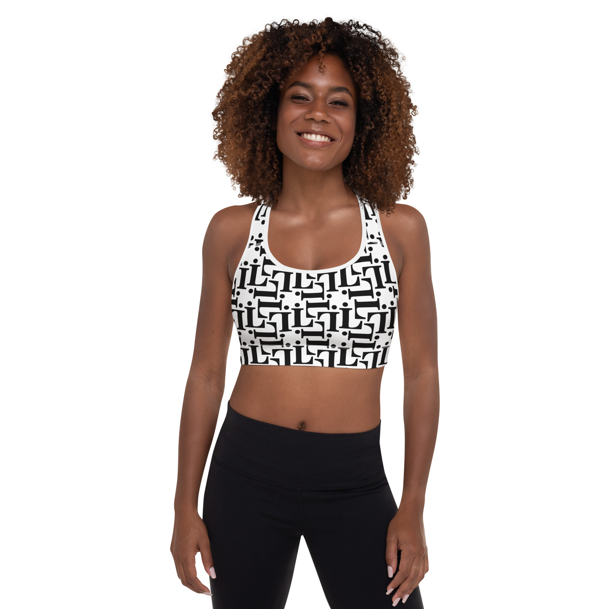 Modelo vistiendo sujetador deportivo tipográfico blanco y negro – CODE NOIR
