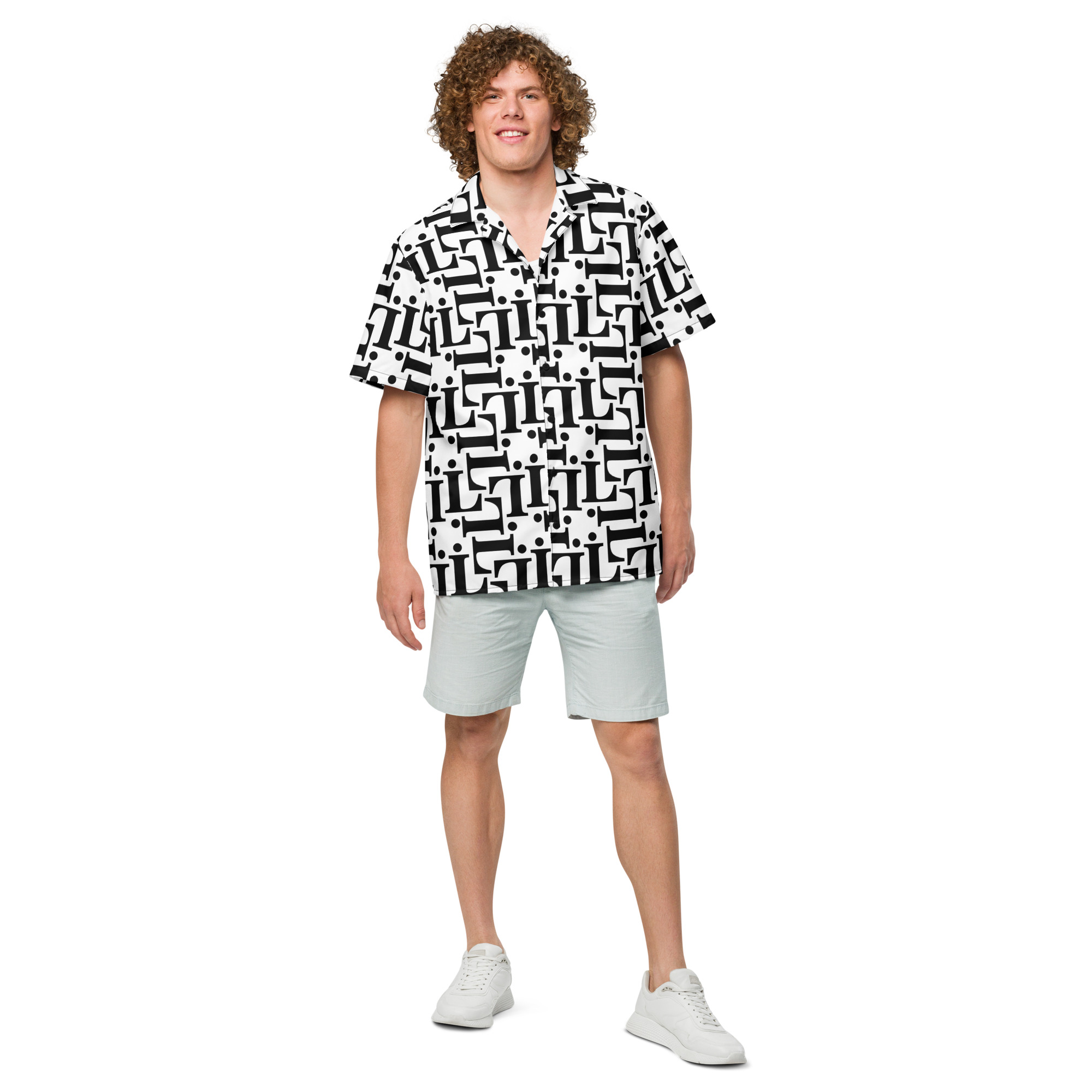 Camisa estampada CODE NOIR – modelo unisex con fondo blanco y diseño tipográfico negro