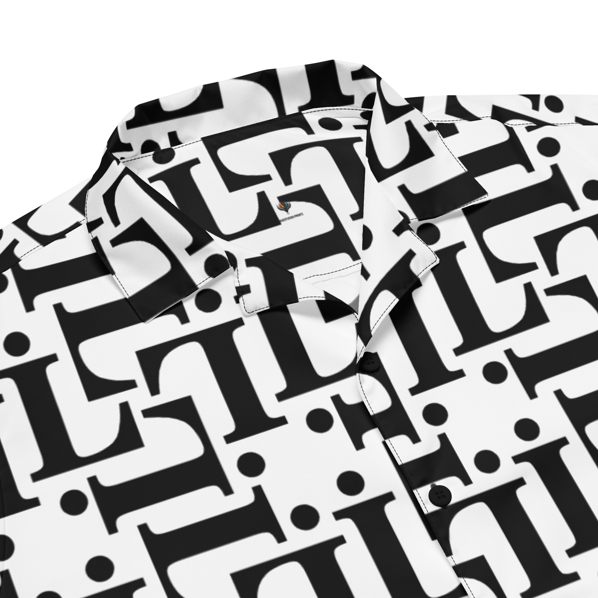 Camisa estampada CODE NOIR – modelo unisex con fondo blanco y diseño tipográfico negro