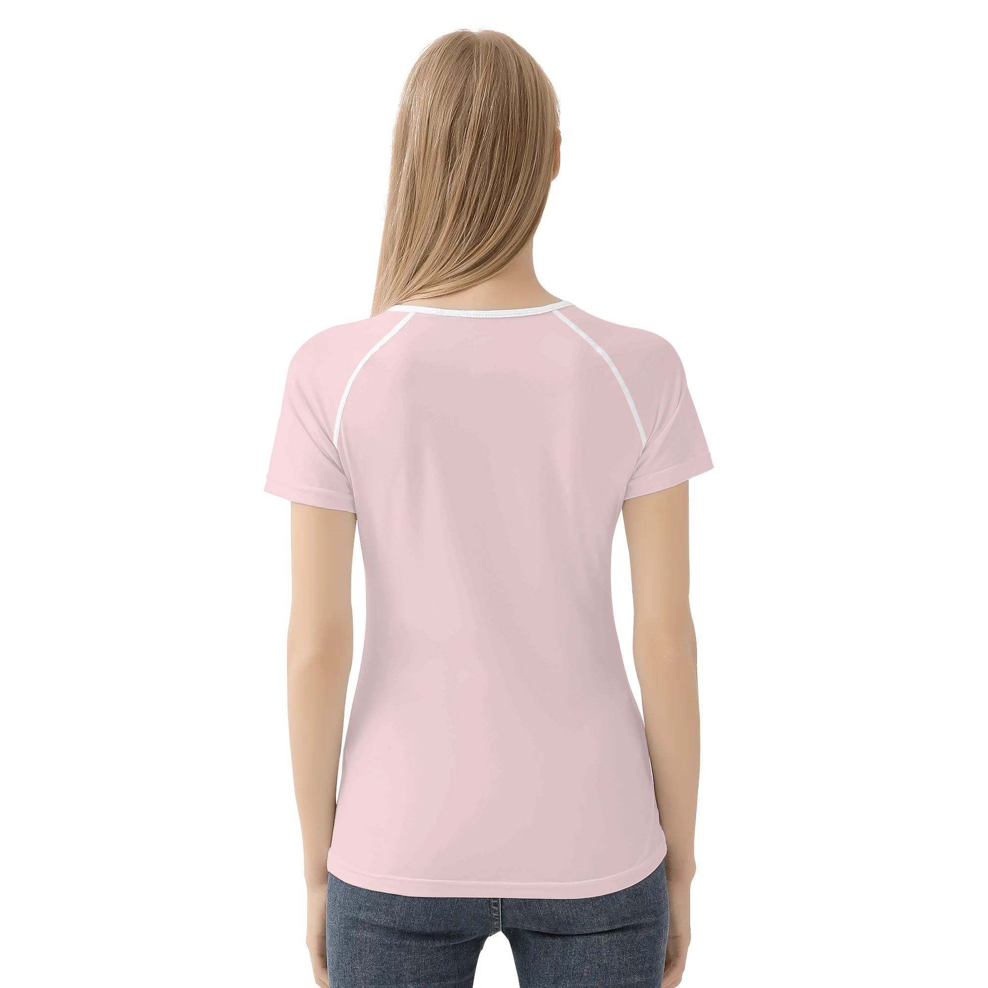Camiseta rosa mujer con diseño kawaii de tres bubble teas sonrientes, fondo completo