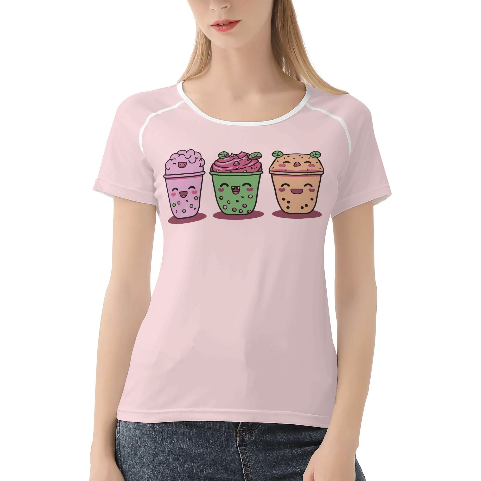 Camiseta rosa mujer con diseño kawaii de tres bubble teas sonrientes, fondo completo