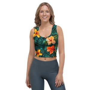 Mujer con camiseta corta Tropic – Heat de estampado floral tropical vibrante.