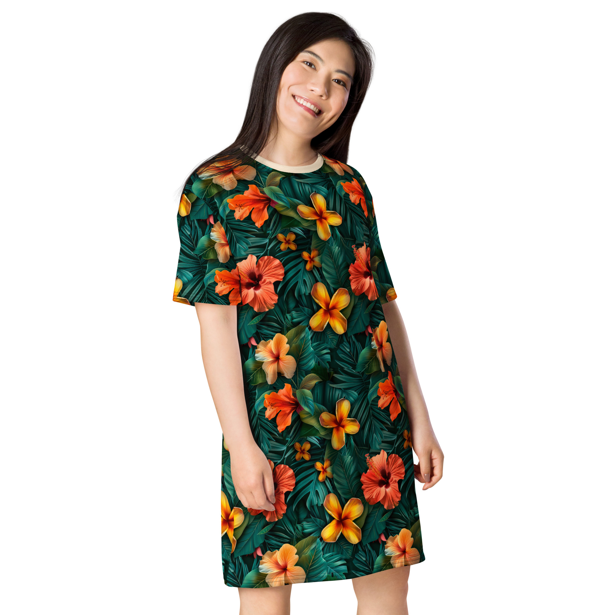 Mujer con vestido oversize estampado tropical de la colección Tropic – Heat