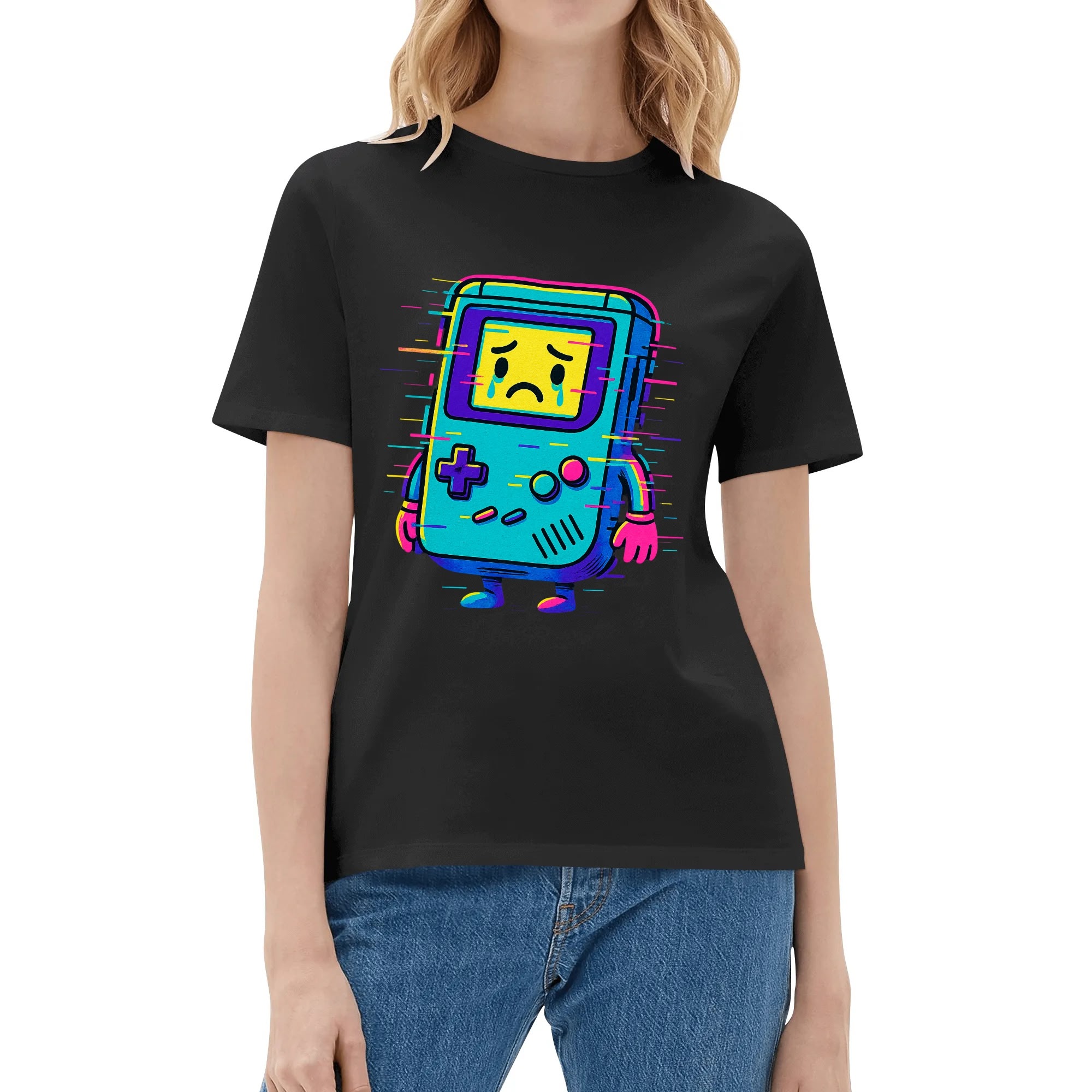 Camiseta negra con Consola Glitch en neón cian-magenta-amarillo, vista frontal centrada.