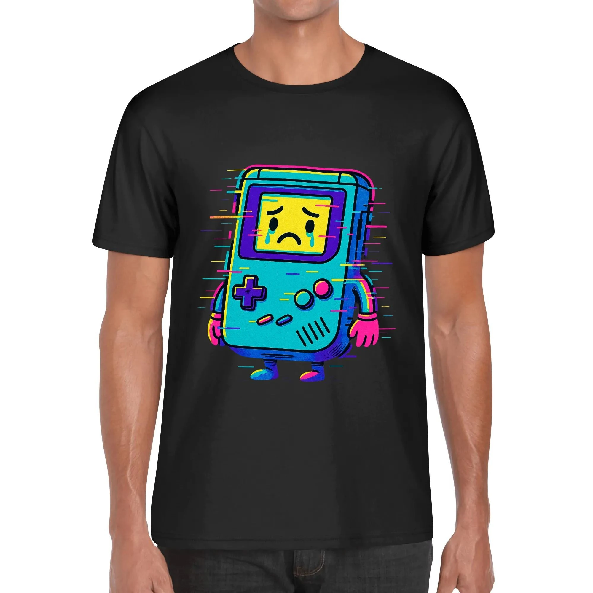 Camiseta negra con Consola Glitch en neón cian-magenta-amarillo, vista frontal centrada.